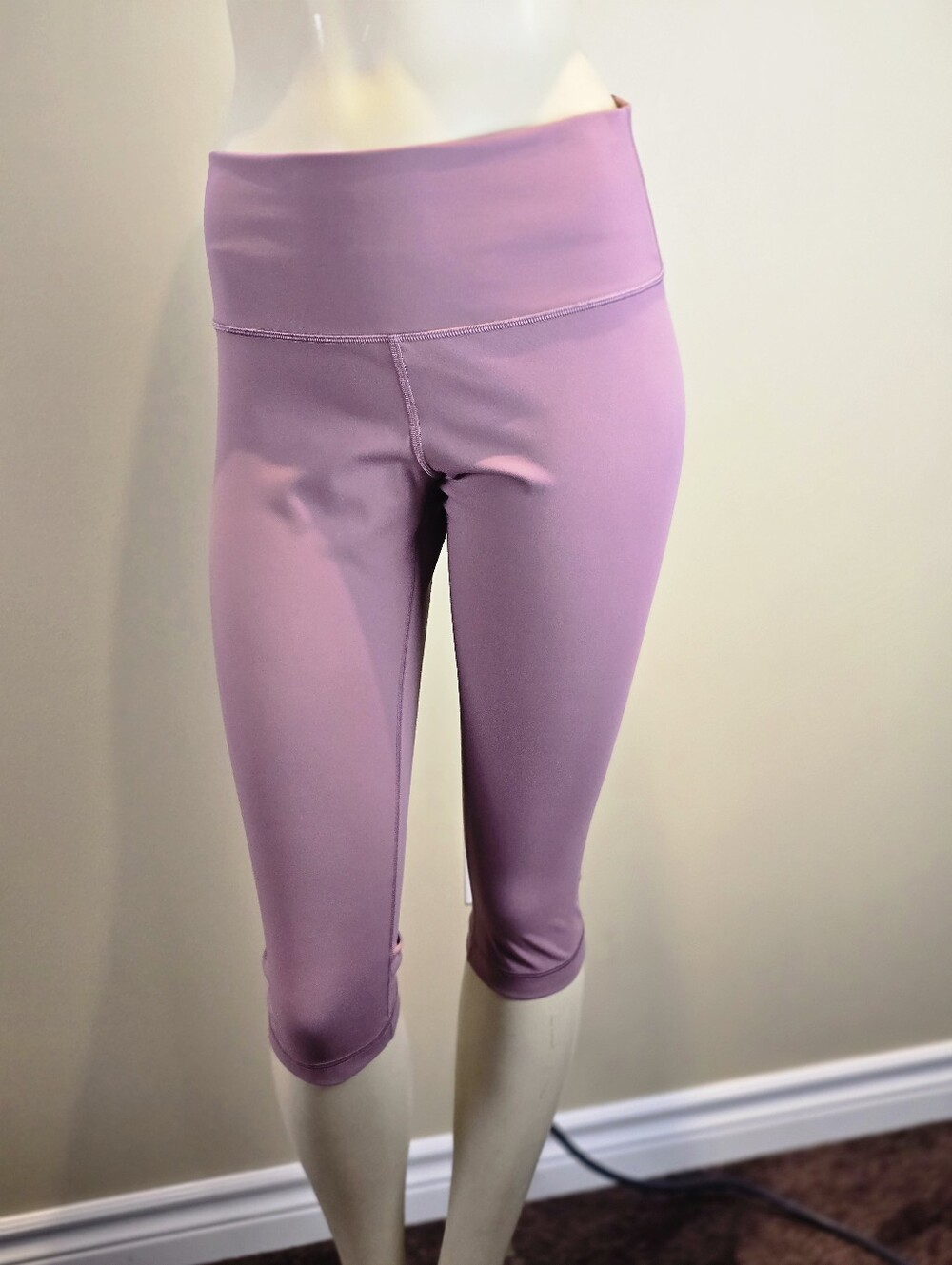 Lululemon Wunder Under High-Rise Crop 17"  Luxtreme Wisteria Purple - Picture 2 of 6